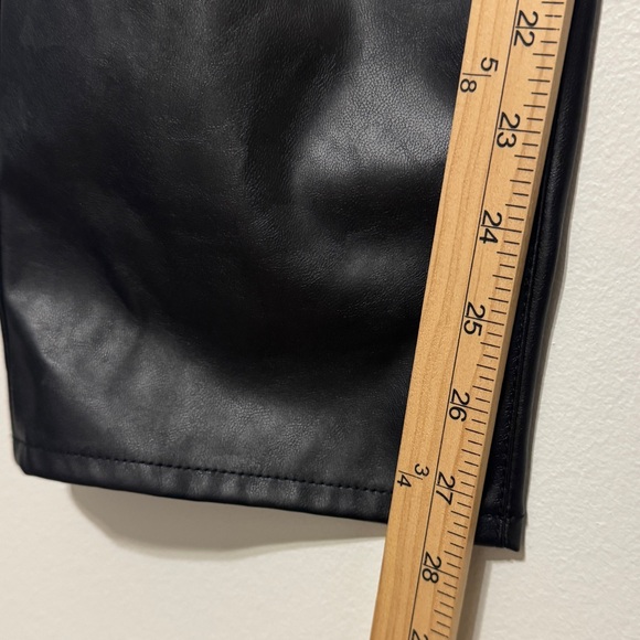 Madewell The Perfect Vintage Straight Jean Size 24 Black Faux Leather NWOT - Picture 9 of 9